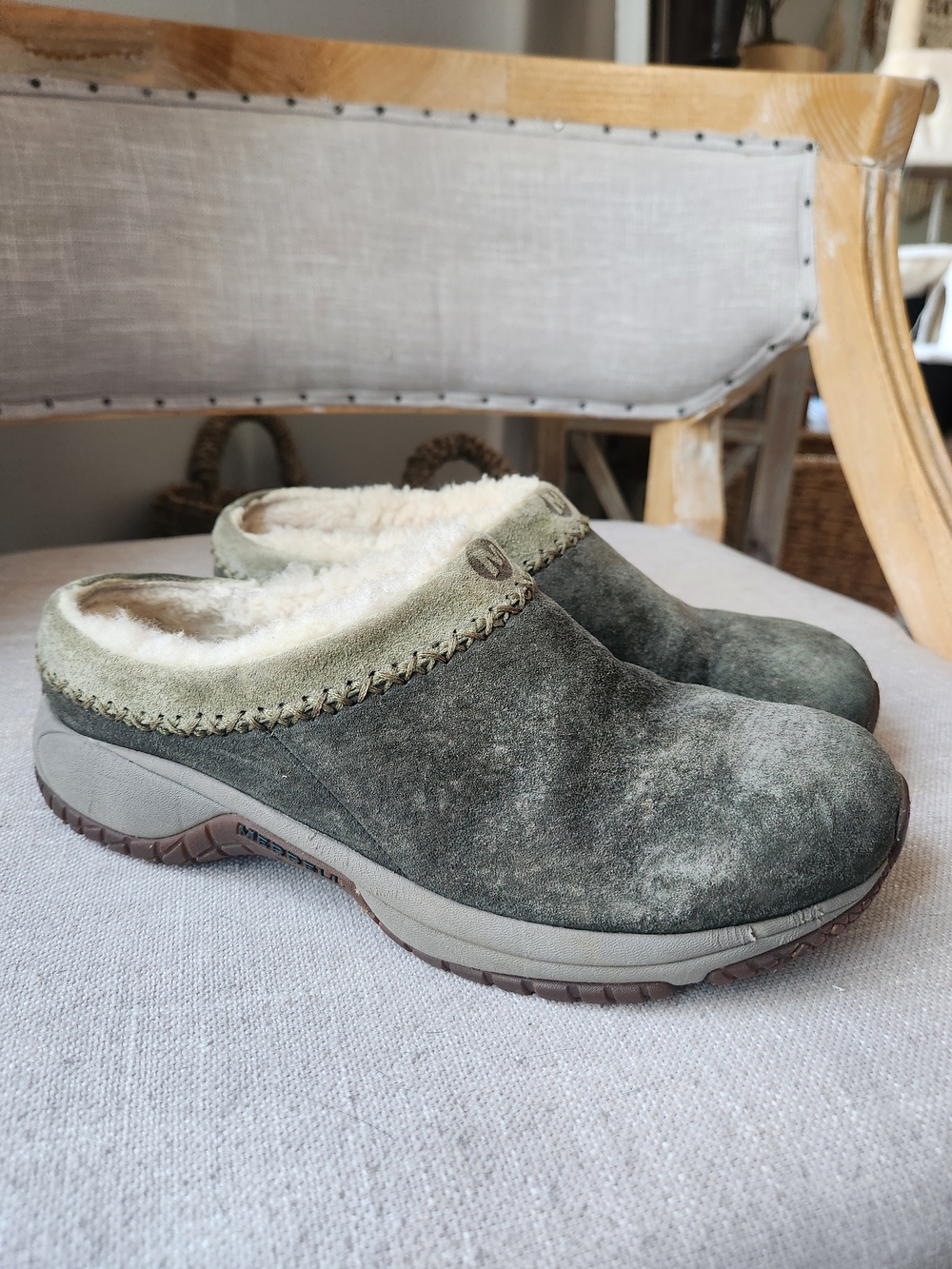 Merrell Olive Green Suede Shearling Slip-On Clogs Women 7.5 Gorpcore Ice Green